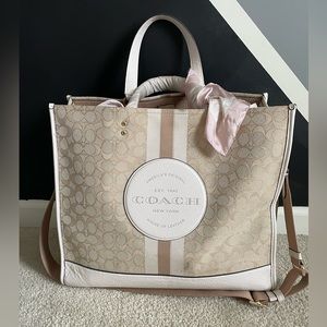 Dempsey Tote 40 in signature Jacquard with Stripe and Coach Patch
